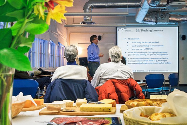 Un tiers des Belges suit une formation complémentaire bit.ly/2FBowFv