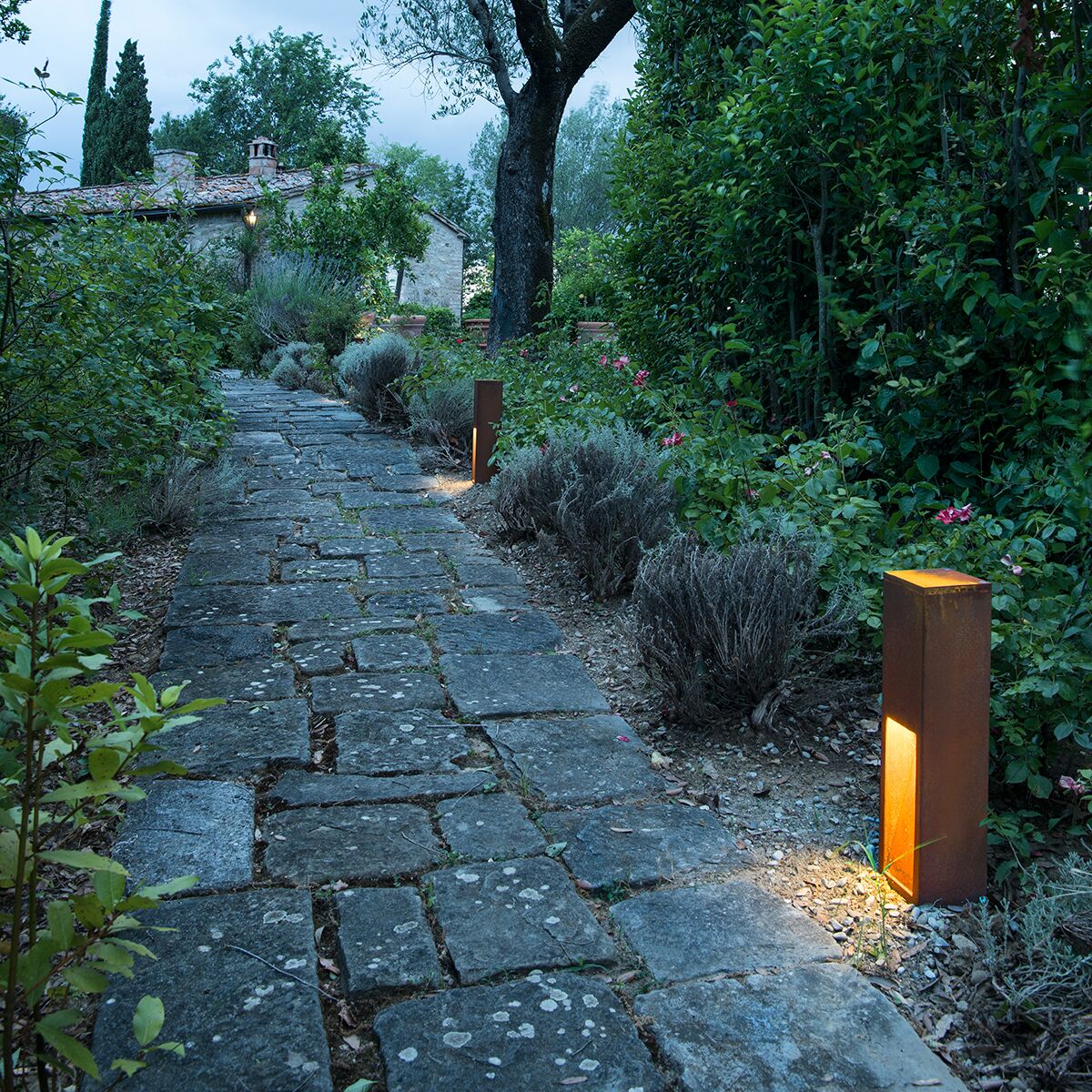 GenesisLightFL's tweet photo. Genesis Lighting is excited to welcome SLV Lighting to our line card!
Check out the SLV web site https://t.co/C9vcBKZ28a for more great products and application shots
#LEDLighting #contemporary #architecture https://t.co/WkteemDTbT