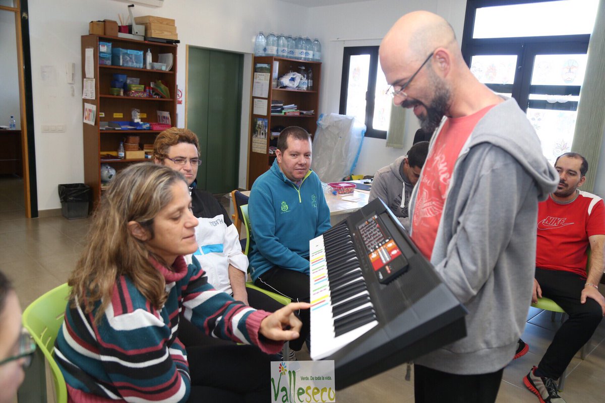 RadioValleseco's tweet image. Taller de Musicoterapia Centro Ocupacional de #Valleseco impartido a través de la #Compsi y la #FundaciónDISA @MancomunidadNGC @GranCTimes @infonortedig @Bcodelavirgen @canarias7 @laprovincia_es @BTCanariasTV @BDCanariasTV @RobertoHTVE @GranCanariaCab @laautonomica @KBarrosoG