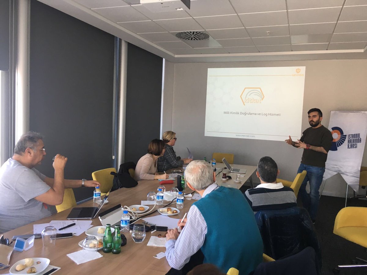 hackquarters's tweet photo. #Trangles Yatırım Ağı, Yıldız TeknoPark girişimcilerini dinliyor! @yildizteknopark @yildiztto https://t.co/T3jkUjmtn2
