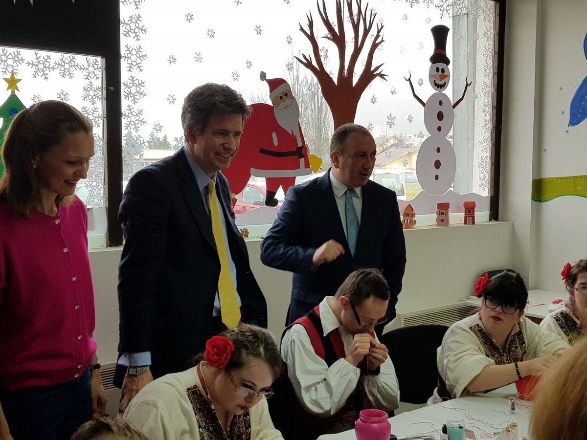 EAFergusonUK's tweet photo. Zajedno sa divnim ljudima u #DajteNamŠansu Zvjezdice #BanjaLuka. https://t.co/j5yQwh0HpY
