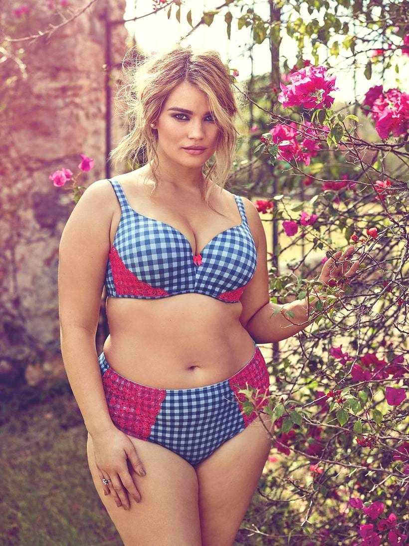Plus-Size тара Линн