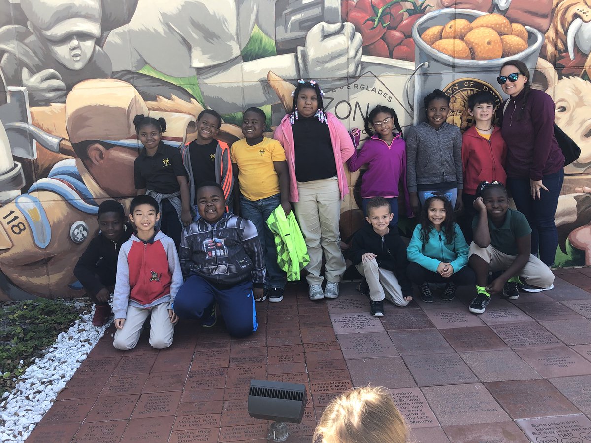 ms_srein's tweet photo. Great learning experience at #theolddavieschoolhouse. Lots of cool history here. Even spotted something from my alma mater @flhsprincipal 😎@NBFelem #knownova #novabuzz #historyiscool 💚💛💚💛@RobinMaya13 @techtraci2000 https://t.co/EwwtYkXBec