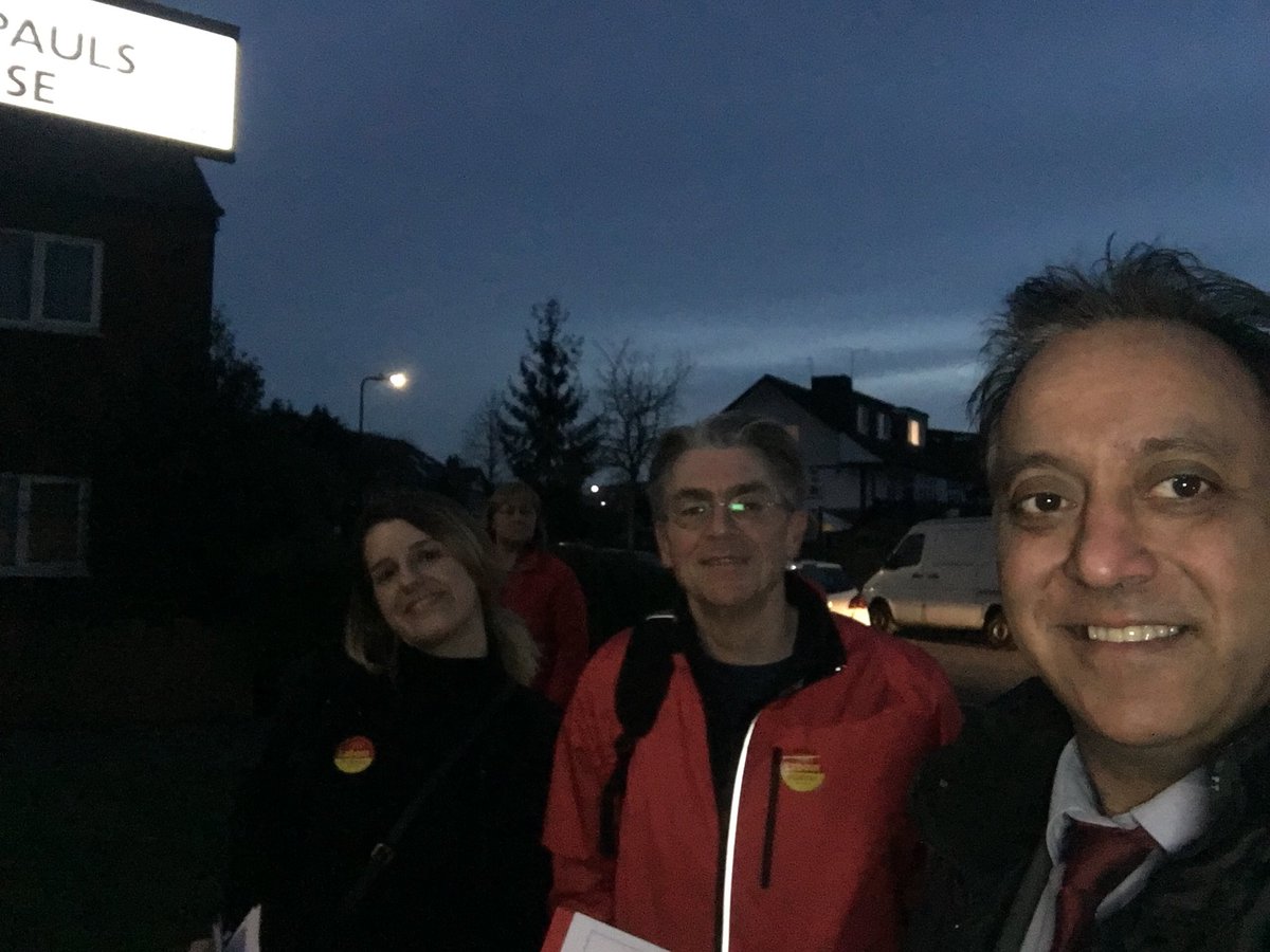 _PraveenAnand's tweet image. In #EalingCommon only Labour   🌹can beat the Tories.  Lots of ❤️ for @EalingLabour #labourdoor @labour_zone