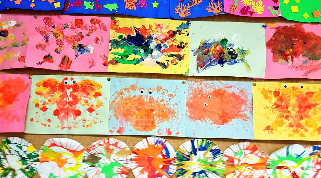 magpieprojectuk's tweet photo. LOOK at what our resident artist #Walkwithlouisa did wirh our minis today. Printing with bubble-wrap, spinning plate painting, splatting etc. #creativeplay #markmaking #MiniMonets #earlyyears https://t.co/4CyKHFqtkn