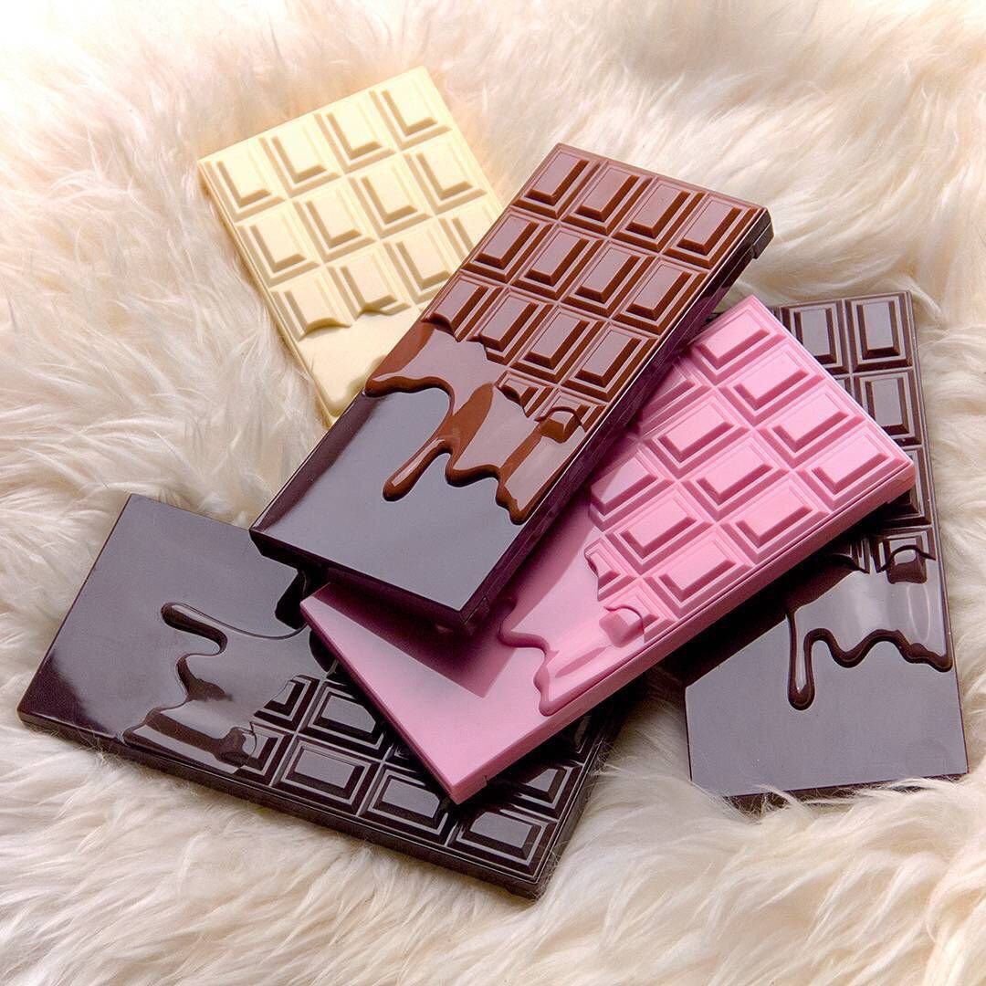 RasputiaDicee's tweet photo. Cuando eres amante del chocolate y el maquillaje, al mismo tiempo!. 💅🏻😋🍫✨ https://t.co/ev4KArJEPv