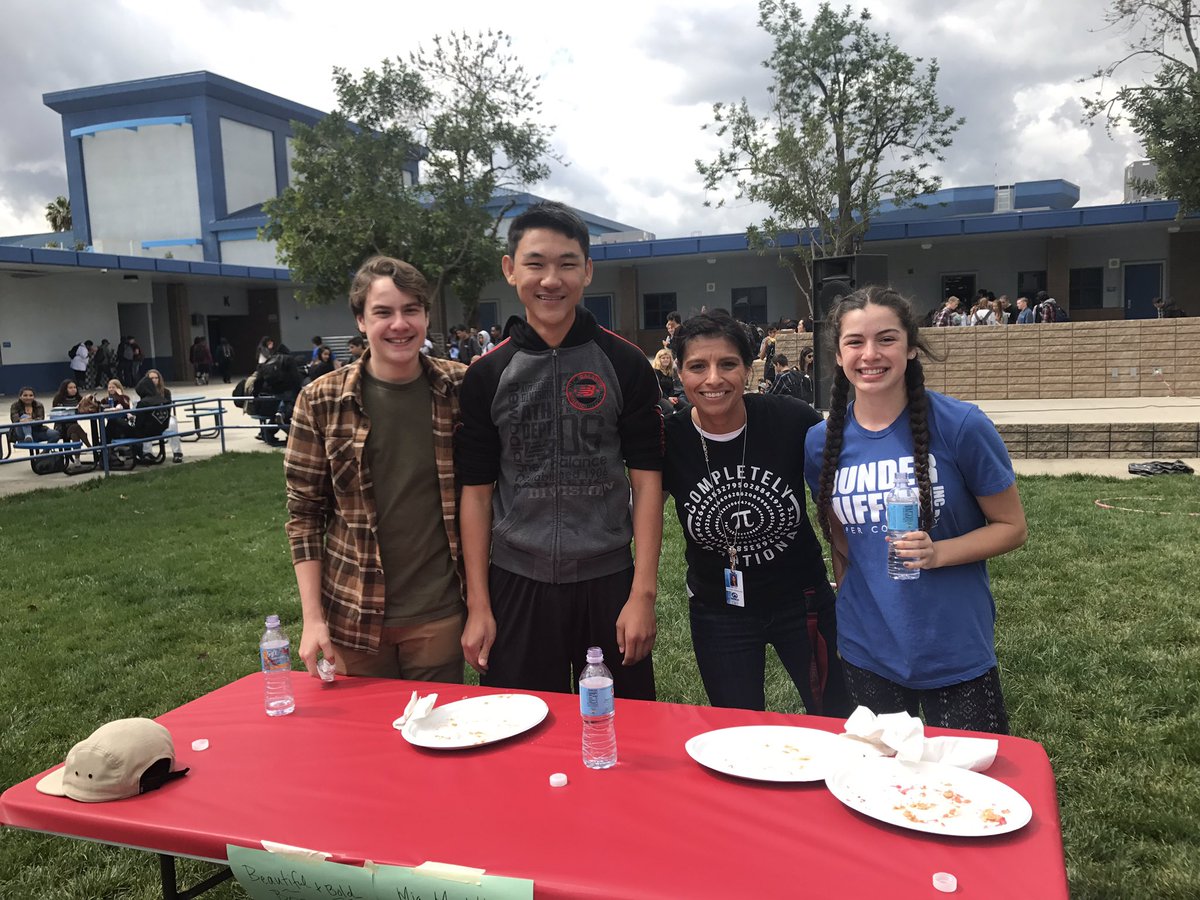 nhs_roar's tweet photo. students and admin joined together for our pie eating contest in honor of pi day! congrats to ms bosquez's team for taking the win https://t.co/pdPT6mL42H