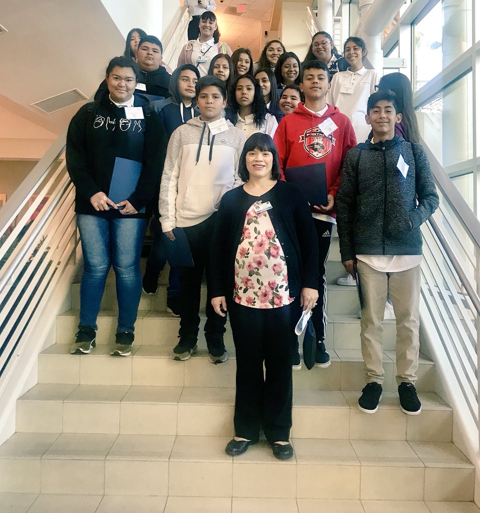 KPDowneyNews's tweet photo. The Hippocrates Circle program encourages careers in medicine. Today, students from #ElizabethLearningCenter in #Cudahy learned CPR and toured our medical center.
#HippocratesCircleProgram https://t.co/Bu7CZOlo6z