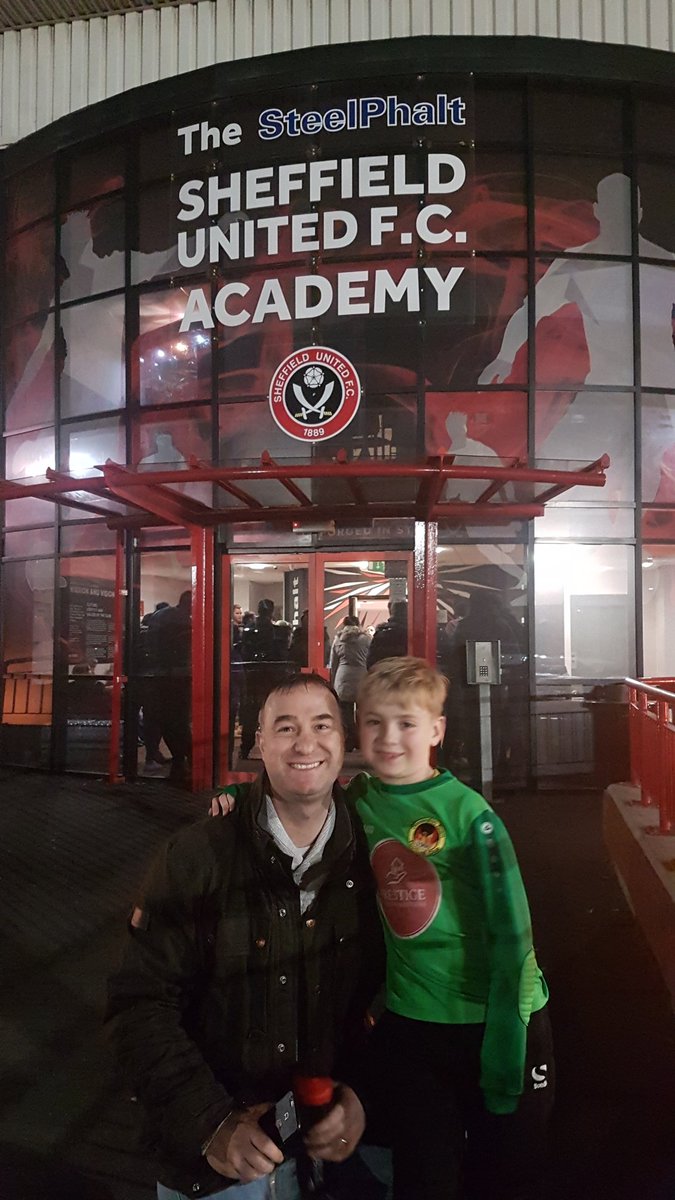 donna_staniland's tweet photo. This little chap got to play at the Sheffield United Academy tonight #proudmum #futuregoalkeeper #littlesuperstar #sufc @nigel_staniland https://t.co/ByN9KJA2lY
