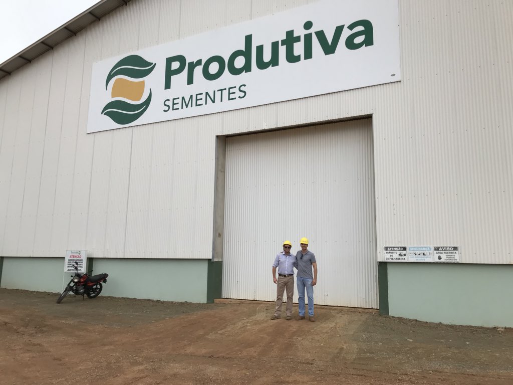 woolaroo5's tweet photo. Chao Chao #Brazil🇧🇷 what a great time with the #Kingsofsoja👑🌱 can’t wait till next time. #NuffieldAg #NuffieldBr https://t.co/TuU4RSTnpo