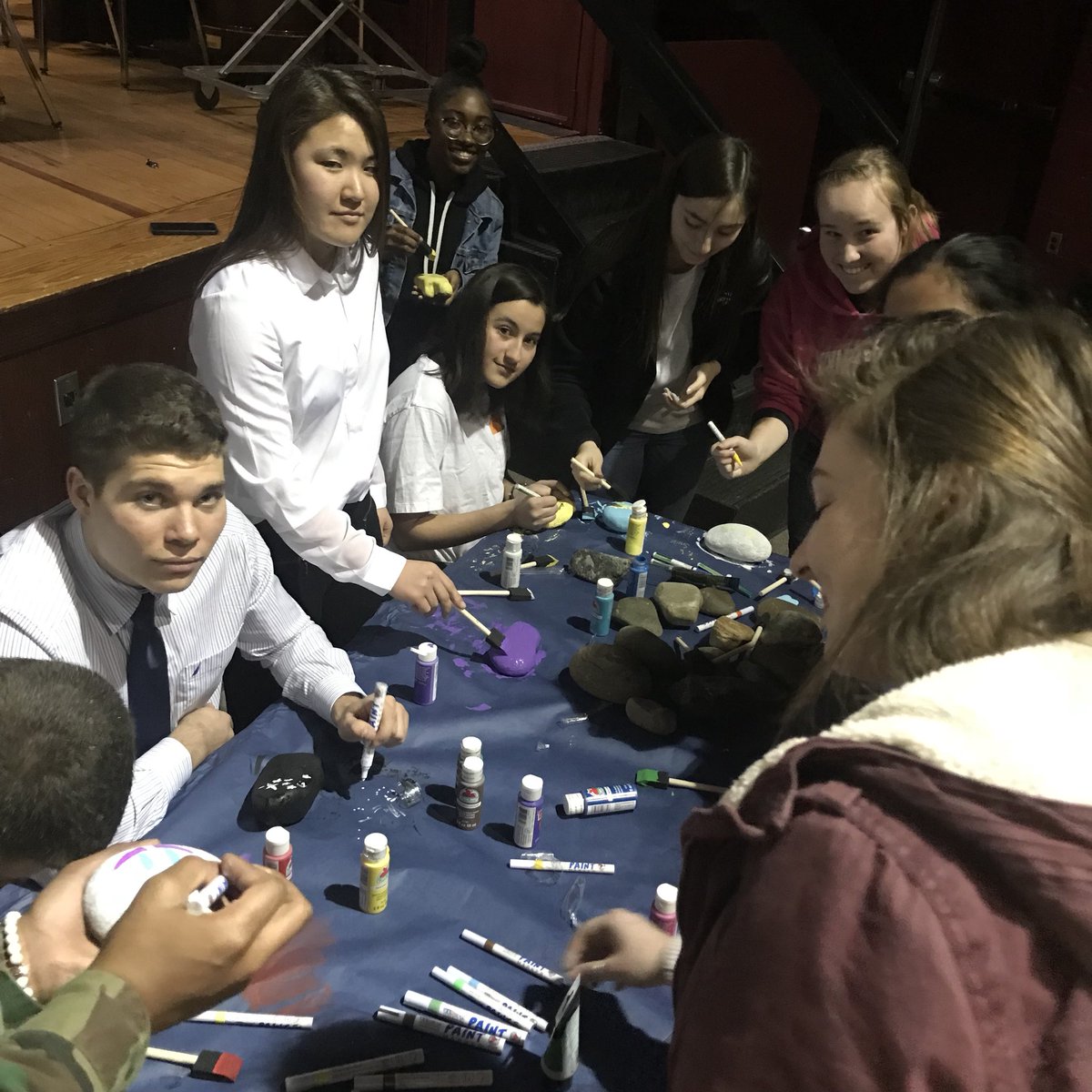 jrtnhs's tweet photo. Great #JRTrocks project during today’s meeting @RVARocks #leadJRT @nhs_njhs @JRTPrincipal https://t.co/N04oFZwi9h