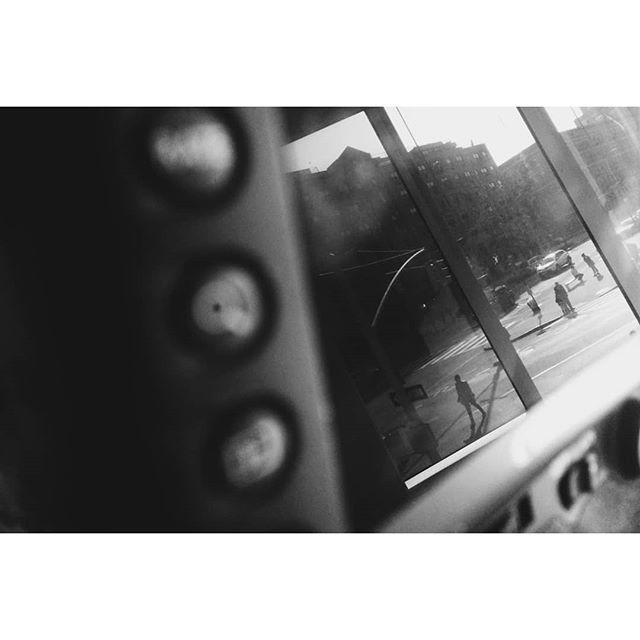 derkgs's tweet photo. #bts
.
.
.
.
#behindthescenes #reflection #nyc #newyorkcity #city #street #blackandwhite #nx1000 https://t.co/IqkkfJKTw9