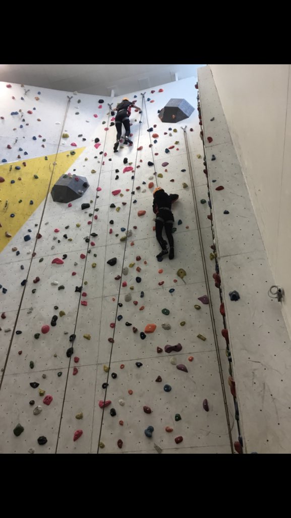 moor_end's tweet photo. Team Moor End! Year 11 GCSE PE students learning new skills. #teamworkmakesthedreamwork #rockclimbing #improvinggrades #developingteamwork @SouthPennine https://t.co/PBeEsFJFV8
