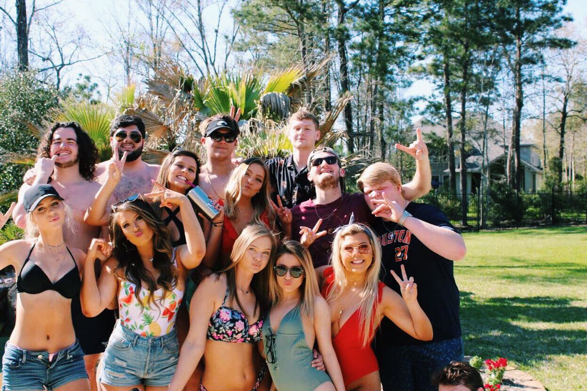 haleybferrell's tweet image. we luvvvv #sb2018 !!