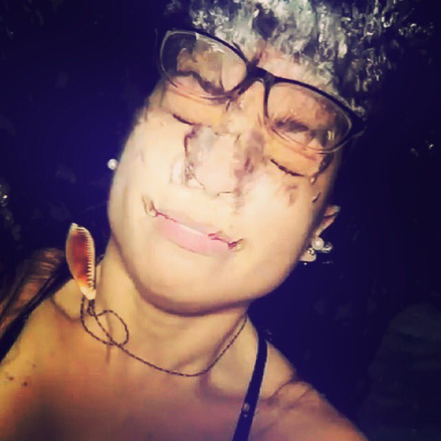 AlanaMessy's tweet photo. What’s ur underwater fantasy? Find out mine at https://t.co/wmONRu9Zx7 #underwater #swimsuit #mermaid #SexyWetBabes #Aquaman https://t.co/QxGVJ6bElQ