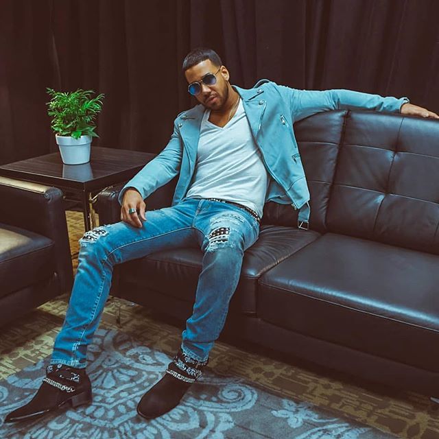 UnivisionAM's tweet photo. 👑 #goldentour la gira más vendida llega a #Miami ¿Listas para ver a @RomeoSantosPage  mañana? 🕺 https://t.co/wjHKgIcZkL