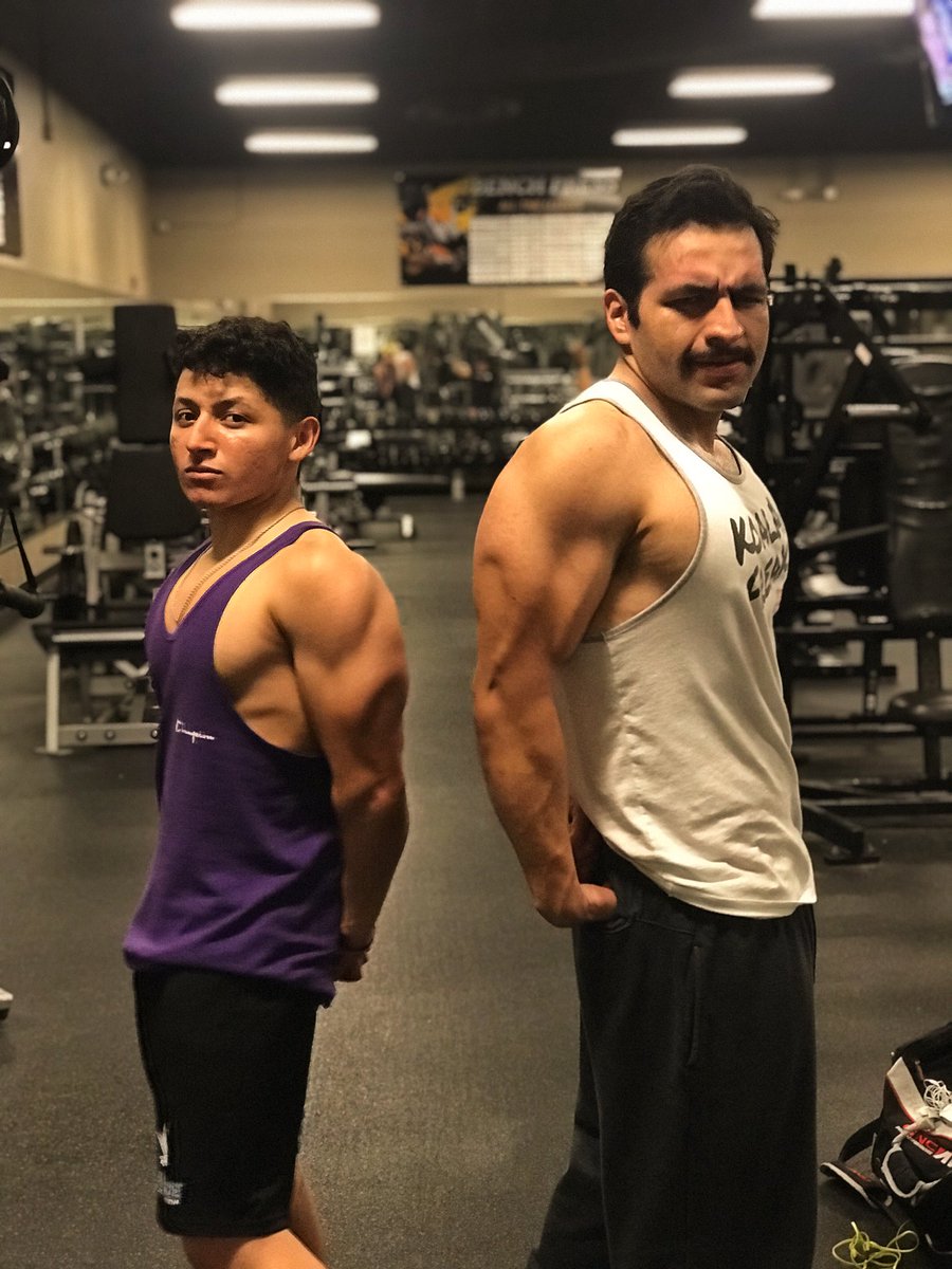 rubenogaz_'s tweet photo. Witnesses the Power of the Porn Stash. #mexicansilverback #porn #natty https://t.co/HsPQcMoLQ6