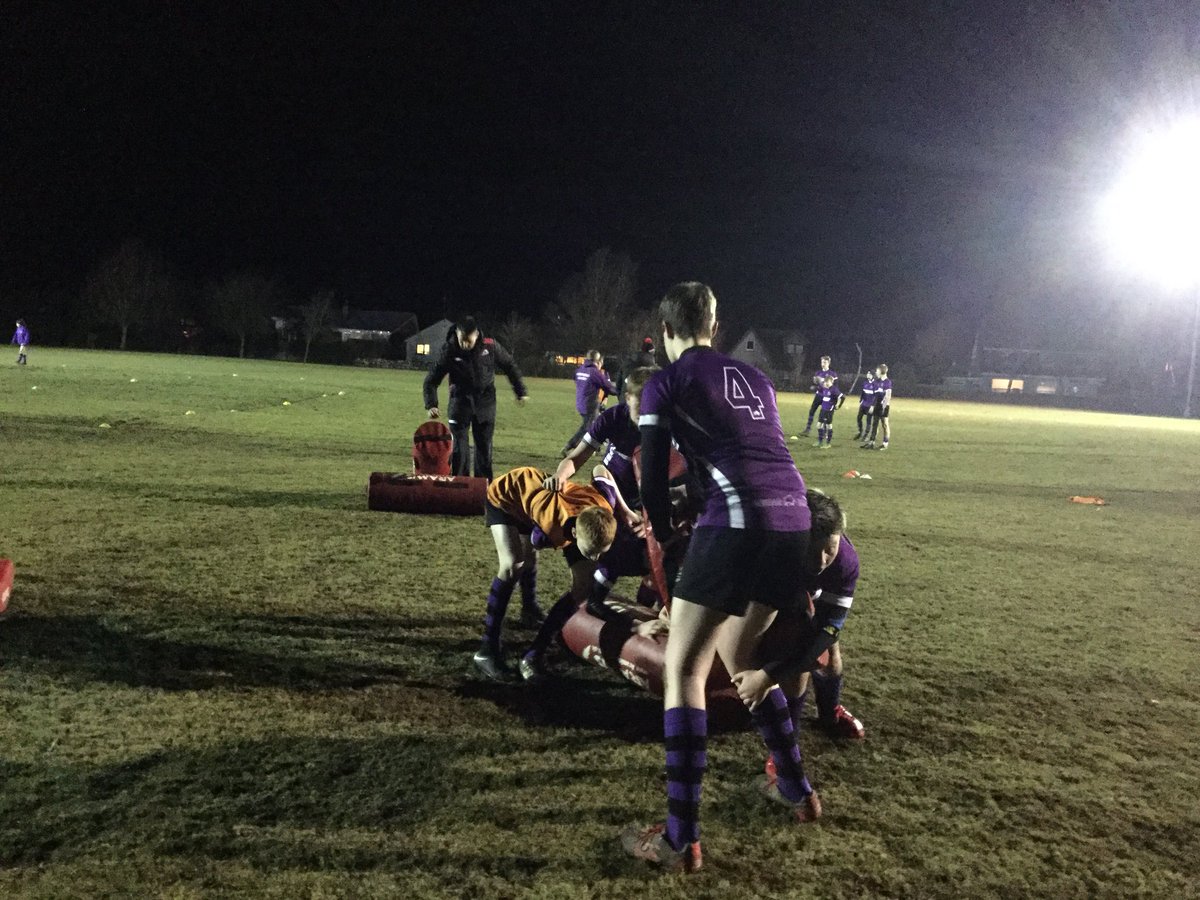 IanClark74's tweet photo. @EdinburghRugby @KinrossRugby #ERBlitz great night tonight at Kinross RFC. Thank you guys https://t.co/pmYXwmDmvz