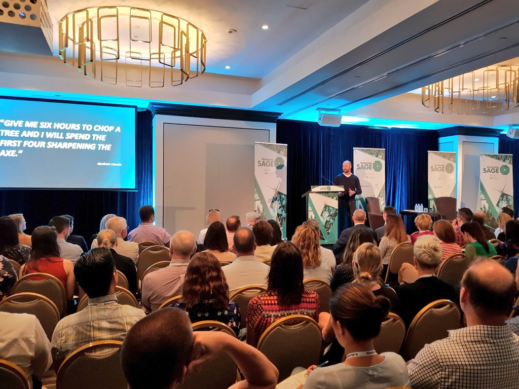 damianfrancis's tweet image. #mumbrellasage had kicked off to a sold out crowd. James Greet is entertaining the crowd discussing purpose and meaning for independent agencies.
