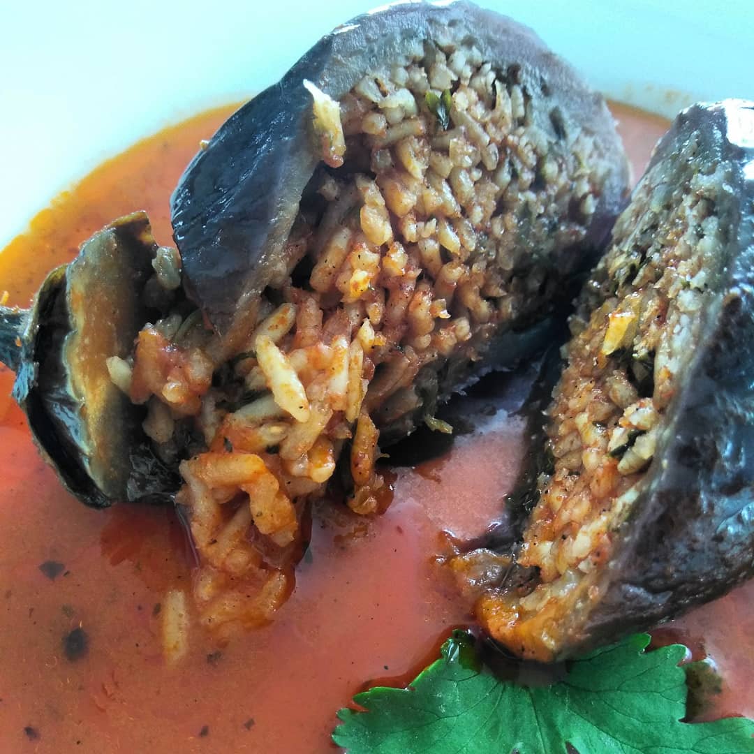 SAMBUXANYC's tweet photo. Delicious Mahshi spiced to perfection.
🍆🥔🥒 vegetables stuffed with rice.
.
.
#vegan #veganfood #stuffed #mahshi #vegetarianrecipes #africanfood #Sudanese #wakandafood #Wakanda #Brooklyn #africandiaspora #Africa #neversamosaless #samostess #samosanyc #sambuxa #nyc @FoodNetwork https://t.co/kHA7oRstPG