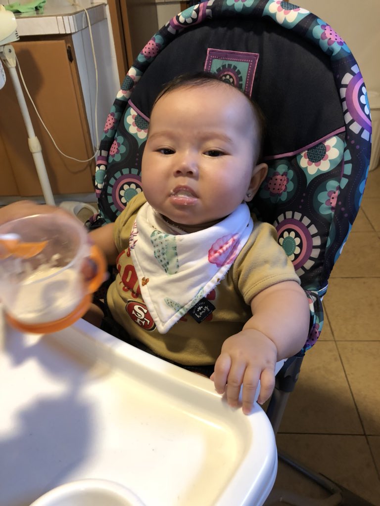 bingbangkuxica's tweet image. 03/15/2018 Luna eats for the first time! My baby is growing so fast! 💜 Happy 6 Months my Luna Rose, mommy loves you more than anything in this world!#LOML #MOML #Moon #HappySixMonths #littlelove #nenigirl #soinlove