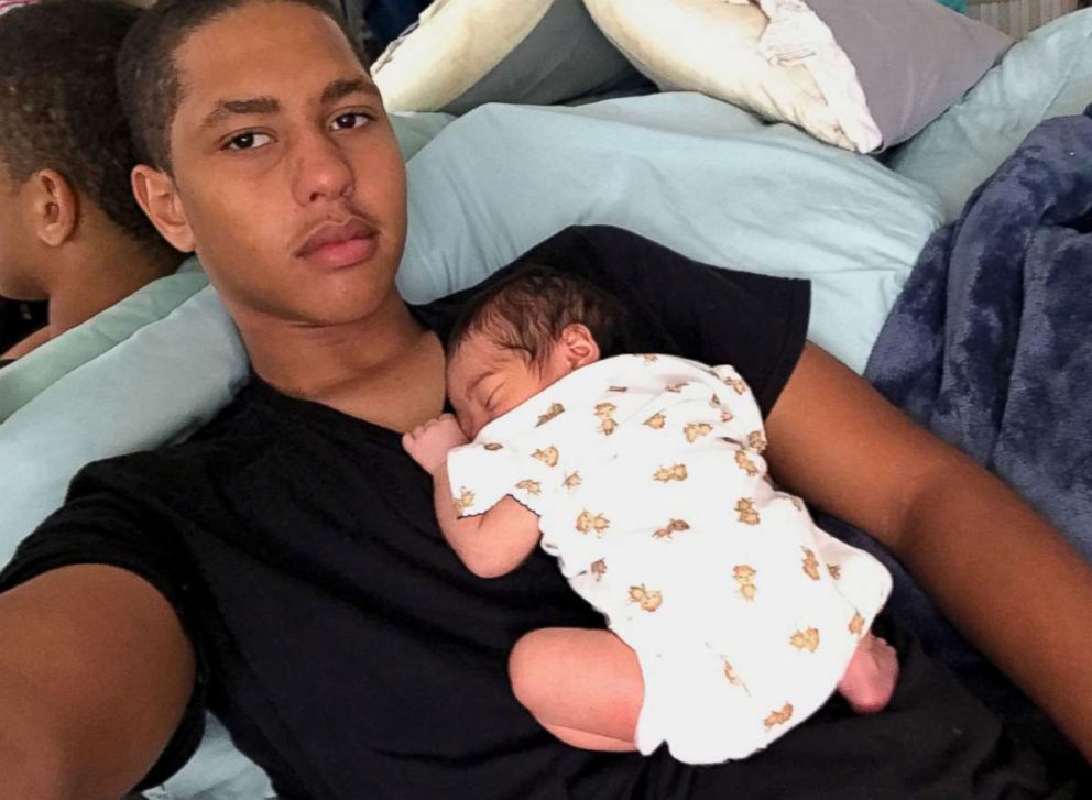 NolanHack's tweet photo. American police killed at least 6 people on March 12. Including, 16 yr old #JadenMarsh.
US cops have ended the lives of at least 7 ppl aged 18 or under in 2018.
#DerrickStaton #CharlesSmithJr #AnthonyWeber #JosephHaynes #JohnAlbers #AlvaroHerrera
#TheseAreOurKids
#SlavePatrols https://t.co/hDSiFHP6GD