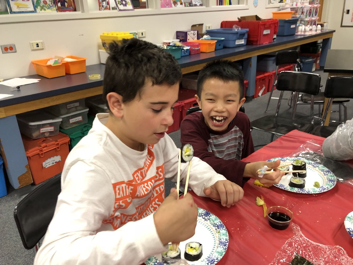 minawangLDC's tweet photo. The best way to enjoy the last day of World Cultures Club — sushi!! #inspire96 https://t.co/Lvrj7u2oep