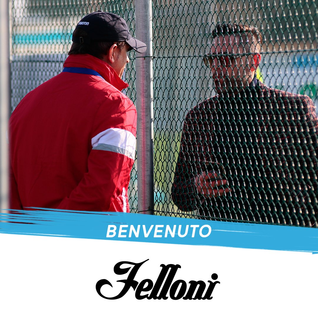 spalferrara's tweet image. Foto del giorno - Durante la seduta di allenamento il ds #Vagnati e mister #Semplici hanno conversato attraverso la rete dei campi d'allenamento
Benvenuto a #Felloni partner della stagione
#ForzaSPAL