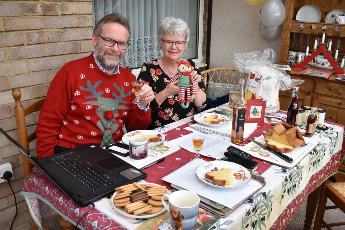 lucinda_murphy's tweet photo. Just wanted to pay especial tribute to these lovely folk who laid on such a fabulous #Christmas extravaganza for me and @MyElfGelf this afternoon complete with delicious panettone &amp; special homemade sloe gin - nothing like interviewing in #style! #impressiveeffort #TheFestiveLog https://t.co/mX57VAoJXt
