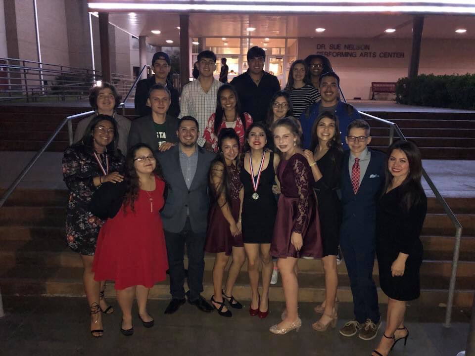 aileencorpos's tweet photo. It was an honor to coach these phenomenal, young actors! They created character arcs and told a great story! So proud to work alongside my Godson, Dir. Eric Piñon &amp; Asst. Dir. Frank Garcia! #CCISD #OAP #KingHS 🎭⭐️ https://t.co/Aplg2PrtpK