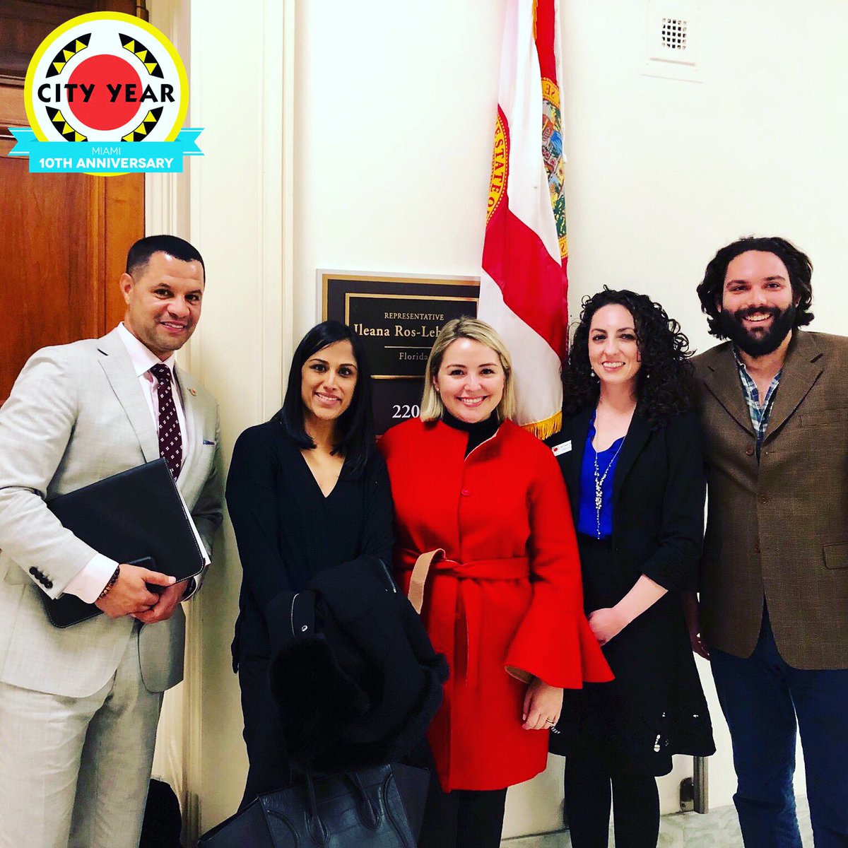 CityYearMiami's tweet image. Thank you, @RosLehtinen, for seeing our #305Delegation today! #cyinvests #stand4service #makebetterhappen