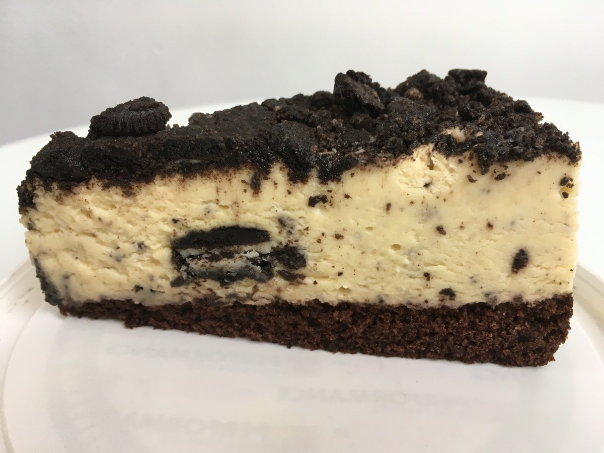 Just_Cravings's tweet photo. Craving Cake? Come Into Just Cravings For Chocolate Fudge, Red Velvet, Oreo Mouse, Snickers or Cheesecake! https://t.co/AhEYVpta3T