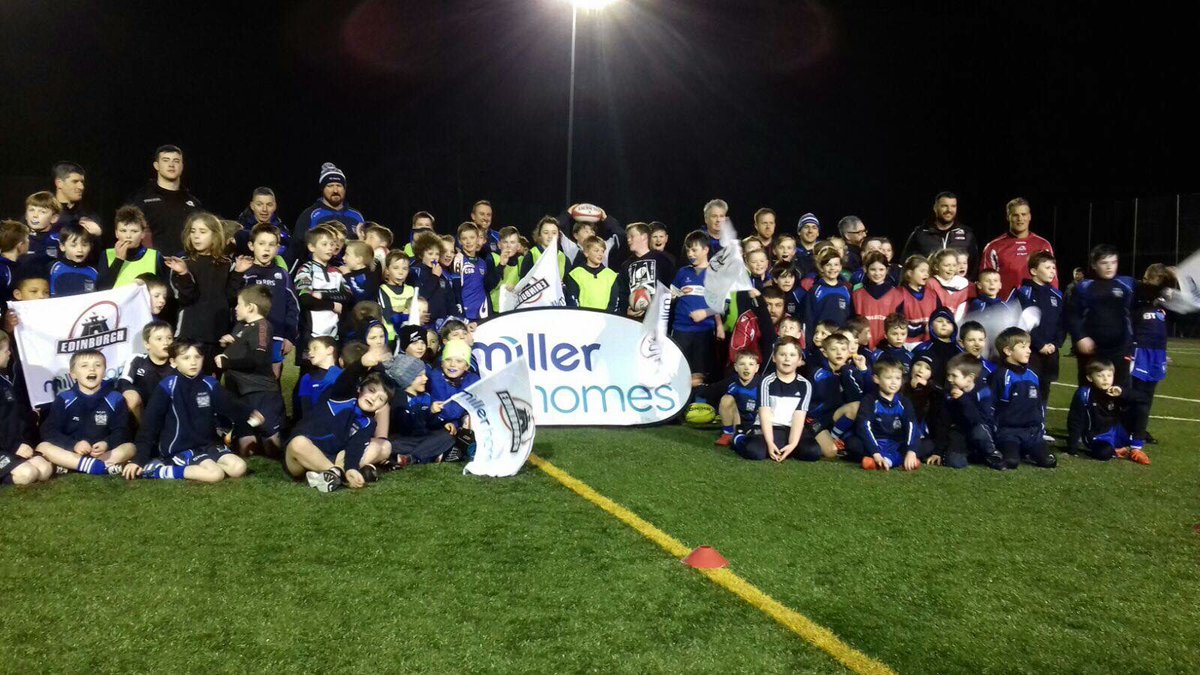 DRFCDevelopment's tweet photo. Huge thanks to the @EdinburghRugby players, Fraser McKenzie, @Rorysuzz, @duhanvdmerwe and @callumhhil for coming along to training tonight, hope all the Dunfy players enjoyed and have learned from their assistance!
#ERBlitz @fiferugby @dunfermlineRFC https://t.co/6kZEUG5yCh