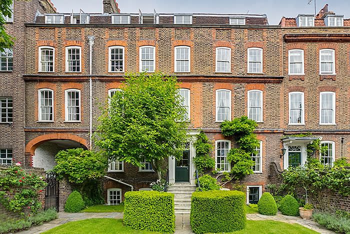 mcgeachieprop's tweet photo. Hot #property: seven homes for antique lovers https://t.co/LsLTO5rGGY #ukproperty https://t.co/1N7LQLS5m0
