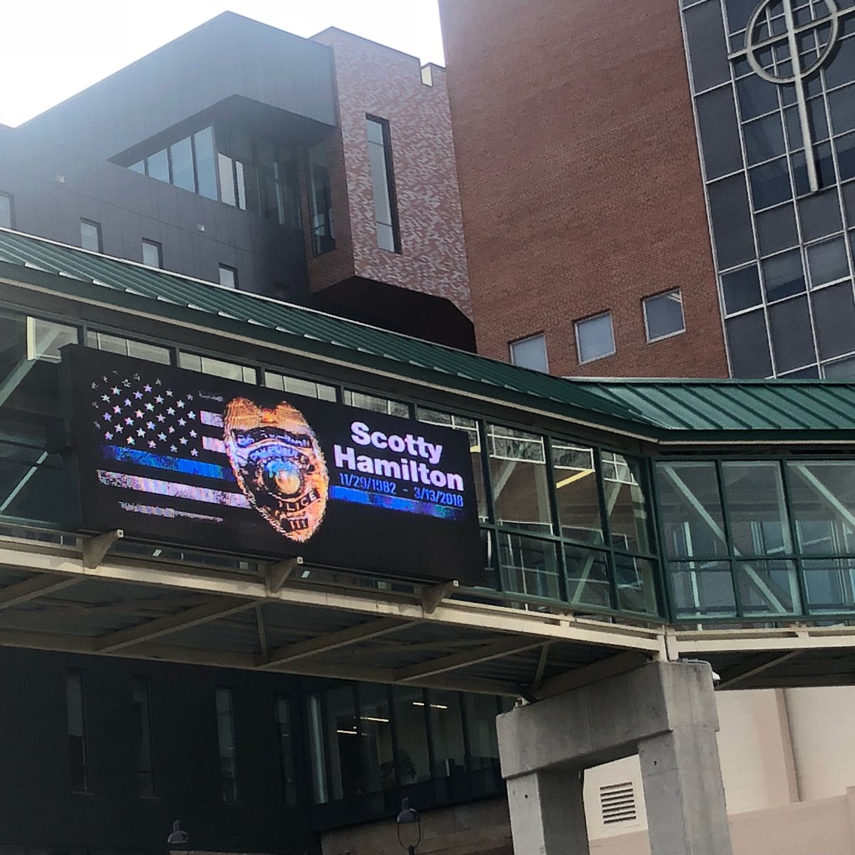 MMPikeville's tweet photo. What a loss for our small community. Lift officer Hamilton’s family and friends up in your prayers! A candlelight vigil will be held tomorrow, at 8 p.m., at the Billy Johnson Stage in front of the @eastkyexpo. Thank you for your 12 years of dedicated service! 🙏🏼🖤����🖤 https://t.co/xSHcNlpeZx