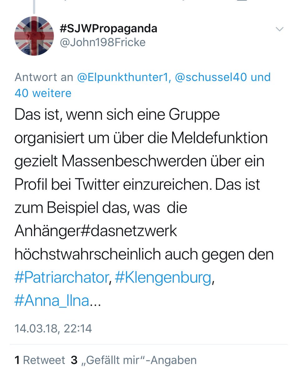 Mica4711's tweet photo. .@John198Fricke erklรคrt seinen Kameraden am rechten Rand die Welt. Heute: #MassFlagging.
https://t.co/JFiNHFB0Vq #DASNetzwerk https://t.co/f2NaSnP1zU