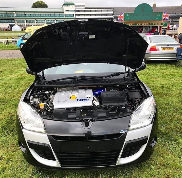 TurboRenault's tweet photo. @carben2018 - The #megane looked good at #Chepstowracecourse #bloodwise #carshow #tce180 #megane3 #coupe #black #renaultmeganegt #autosmart #turbo #f4rt #TurboRenault https://t.co/NhJxvxVFBt https://t.co/YkBVqlAnnd