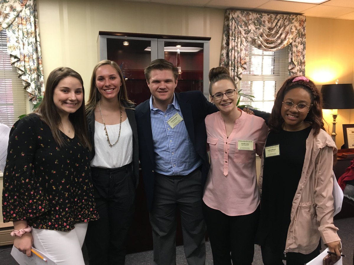 VBCPS_HR's tweet photo. We had a great time with the participants of Official for a Day! We enjoyed the opportunity to connect with our amazing students. #OFAD18 https://t.co/GHS7514LnF