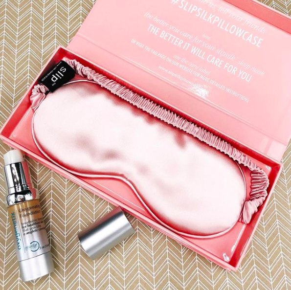 Oxygenetix oxygenating foundation and @slipsilkpillowcase eye mask - everything we need for a good nights rest this #WorldSleepDay2018