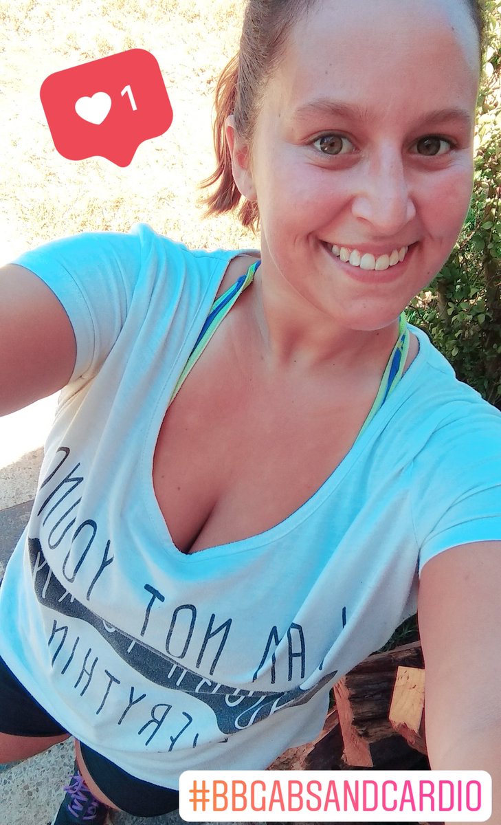 chewnanot's tweet photo. Hoy estuve apunto de no hacer el #BBG porque me sentía floja, pero lo hice y que sensación más la raja cuando lo termine!! 💪🏼💪🏼 Motivación para todos!
#sweatwithkayla https://t.co/vLhNBfPq5m