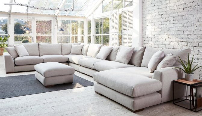 darlingssofas's tweet photo. #ChaiseLongue - the name is simply French for ‘long chair’ and is exactly what we want on #HumpDay to put our feet up and get us through the rest of this week. Which is your #favorite from our new range?
https://t.co/ZedoU9AzF6 #darlingsofchelsea #blog https://t.co/tWAMjwLGhq