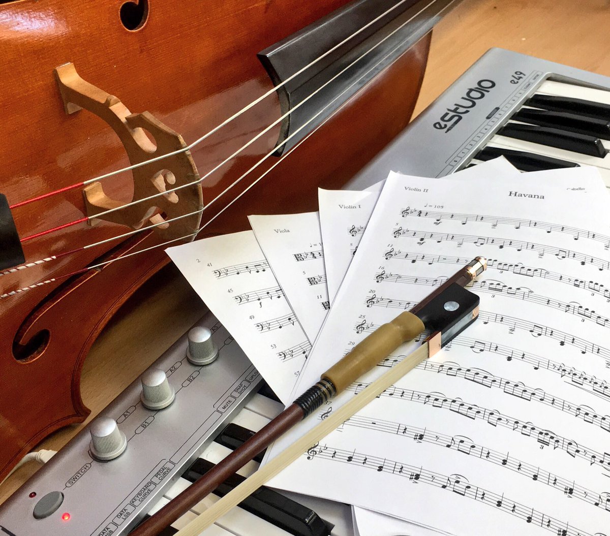 scintilloqtet's tweet photo. Look at what has arrived at @scintilloqtet #headquarters 👀🎻🎶 #Havana #CamilaCabello #nanana #popcover #stringquartetcover #suffolk 👍 Can’t wait to play this at @HedinghamCastle & @hengravehall this weekend! #suffolkwedding #essexwedding #weddinghour https://t.co/zOqKC0Z3O2