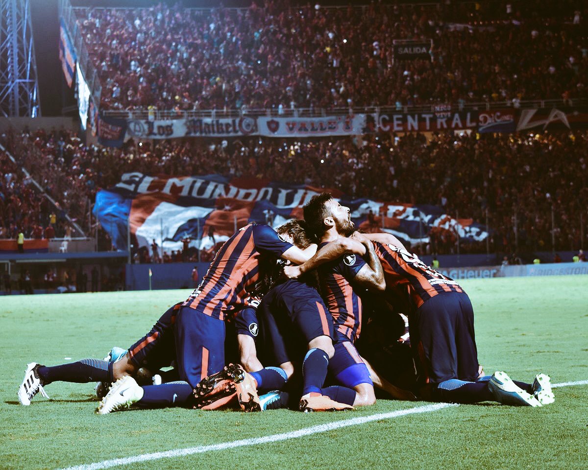 Momentos difíciles de explicarlos, pero hermosos de vivirlos. #VamosCerro 🔵🔴🔵🔴