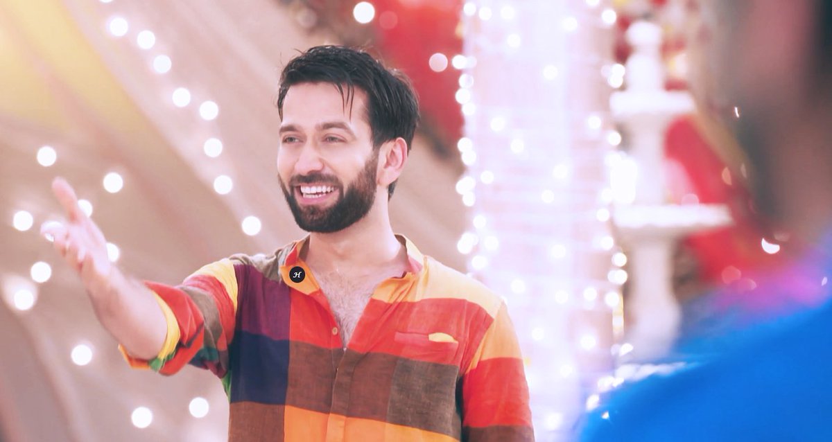 hadeeryahiaa11's tweet photo. His Smile 🤦🏻‍♀️
Toke My Breath, My Heart, My Sleep &amp; Soon My Life Away 😭😭
#Ishqbaaaz 
#HaveSomeMercy 

🔥@NakuulMehta🔥 https://t.co/uJElQJROab