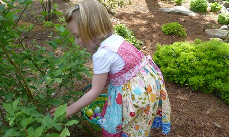 chicagokids's tweet photo. Your Ultimate Easter Fun Guide is here! 75+ awesome egg hunts, bunny brunches, egg dyeing events, eggstravaganzas and more! https://t.co/SusmYaEGNC https://t.co/PRi6SC3lS8