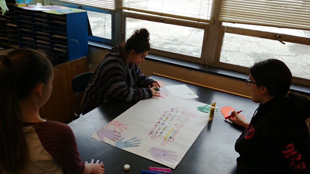 ChristinaSpoer's tweet photo. Advisory groups come together to create posters to send to the students in Parkland #ByramPride https://t.co/r95eeeQfSR