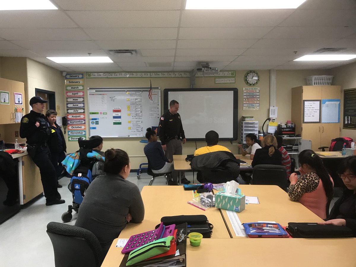 KarenHessLCSWC's tweet photo. Deputy Davies and Officer Radke teaching our LFL students to “Be Safe” at WFMS. Thank You Deputy Davies! https://t.co/VwCCWd0Q6K