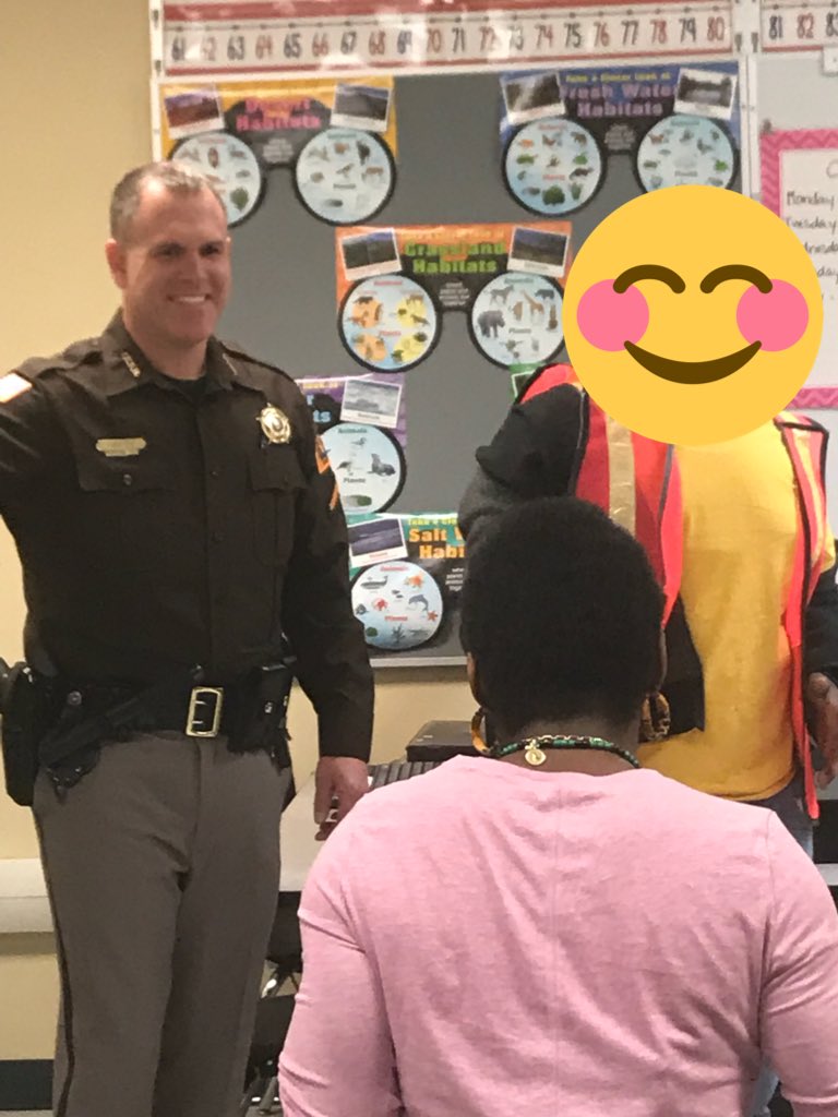 KarenHessLCSWC's tweet photo. Deputy Davies and Officer Radke teaching our LFL students to “Be Safe” at WFMS. Thank You Deputy Davies! https://t.co/VwCCWd0Q6K