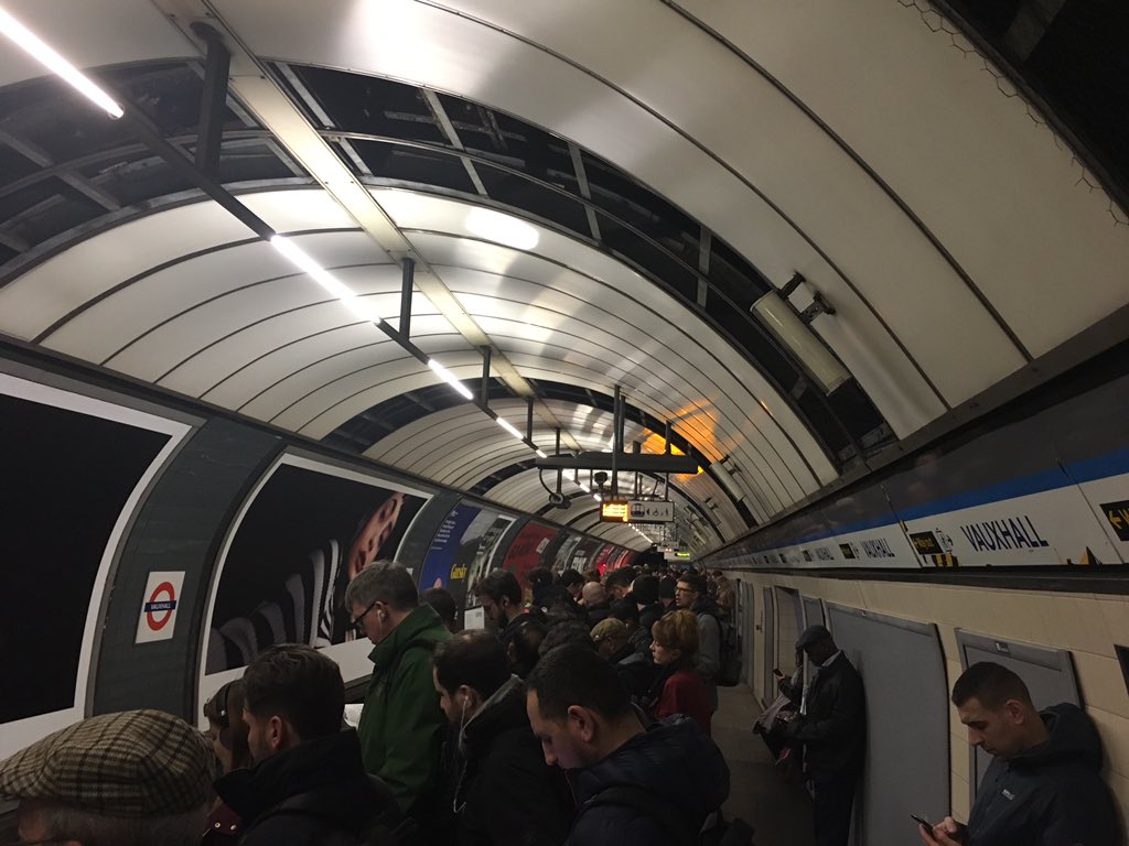 FlrBur's tweet photo. @victorialine vauxhall station...15 min waiting https://t.co/QqZrUCGcwX