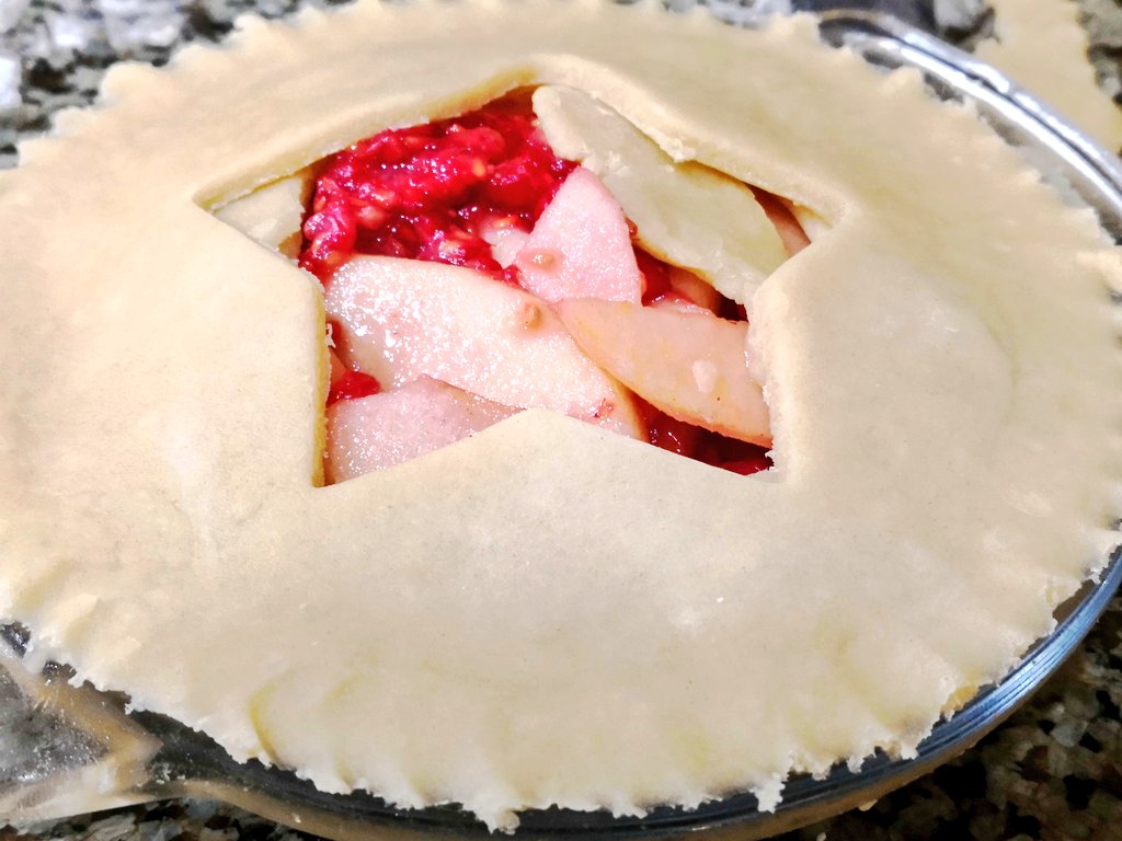knelson92's tweet image. Easiest way to stay up late for a 1AM meeting you have to run? Bake pies for pi Day! #HappyPIDay #tripleberry #appleraspberry #firstcontactsig #openstack